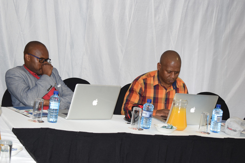 GCIS Representatives Mfundo Magaba (red shirt) and Lennox Klaas